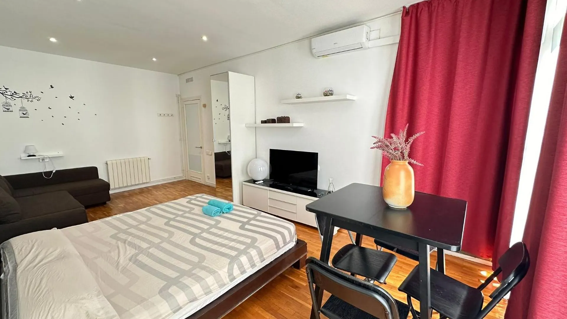 Bed & Breakfast Rooms Aragon Barcelona Spain