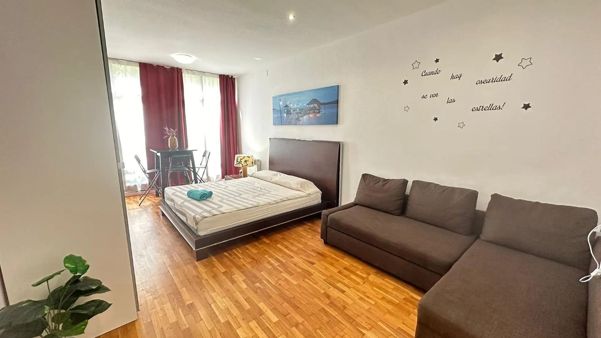 Rooms Aragon Barcelona 0*,  Spain