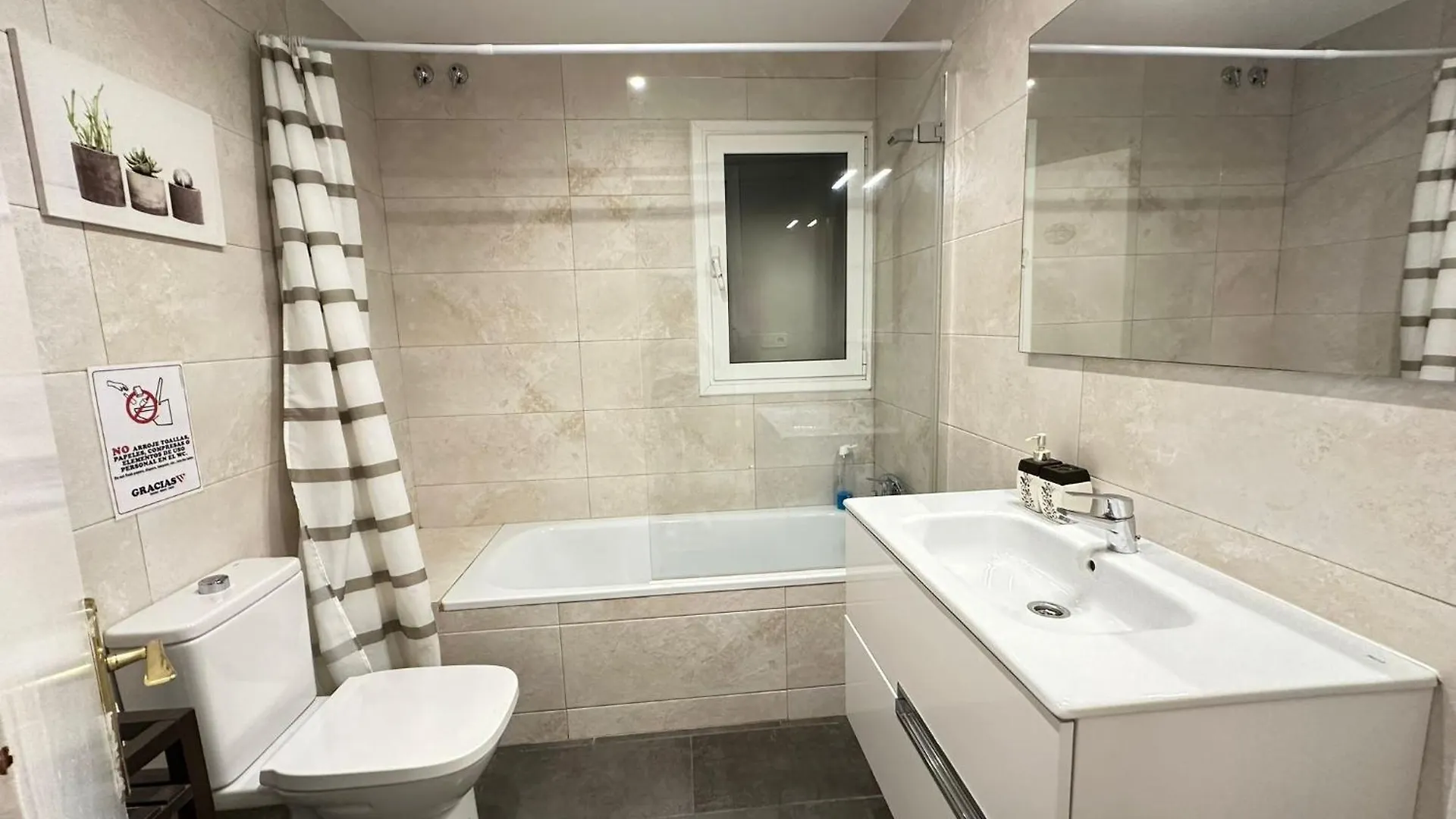 Bed & Breakfast Rooms Aragon Barcelona Spain